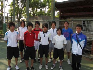 栗東高校　木下先生とテニス部の皆さん